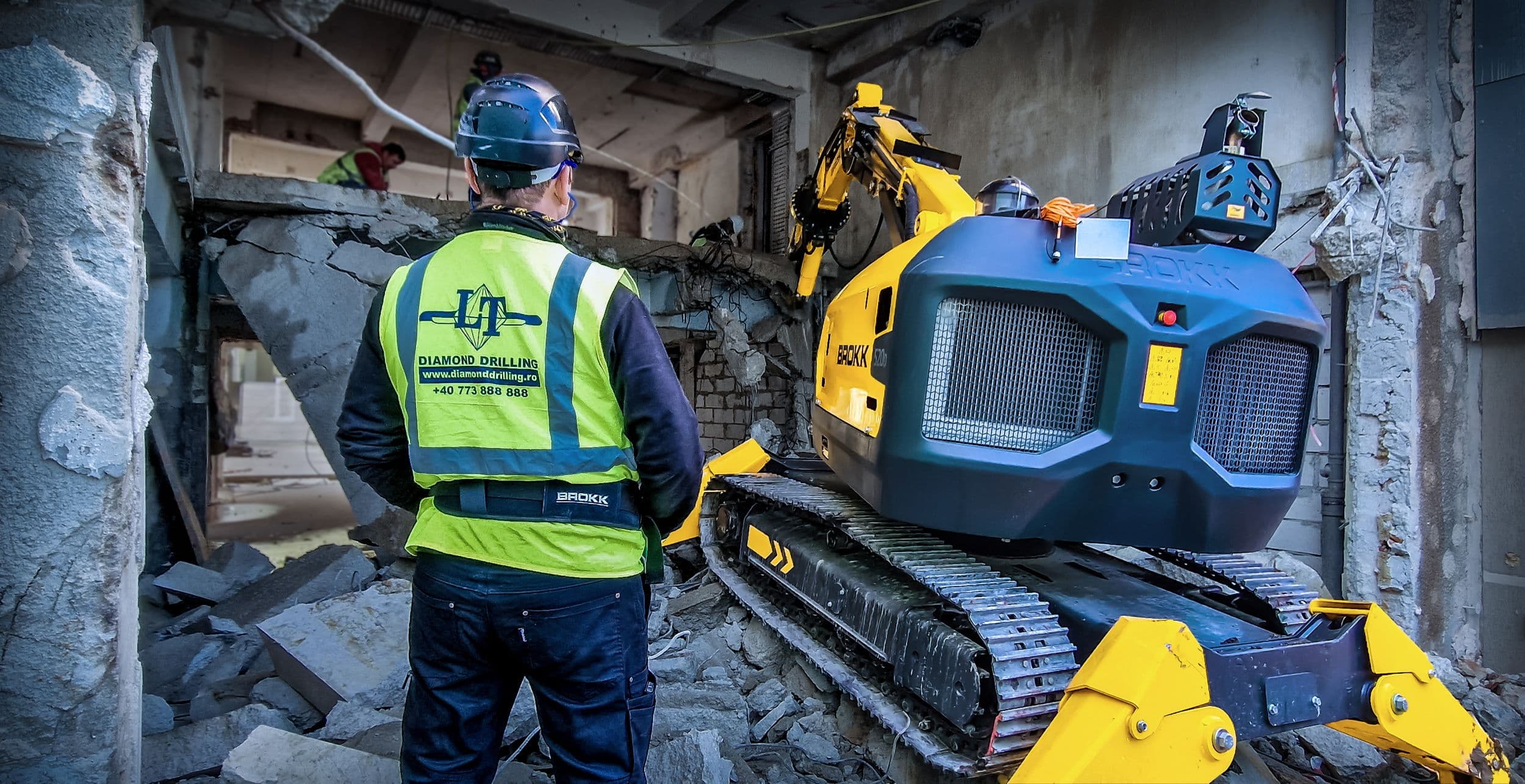 BROKK520 CONCRETE CRUSHING - Image 1