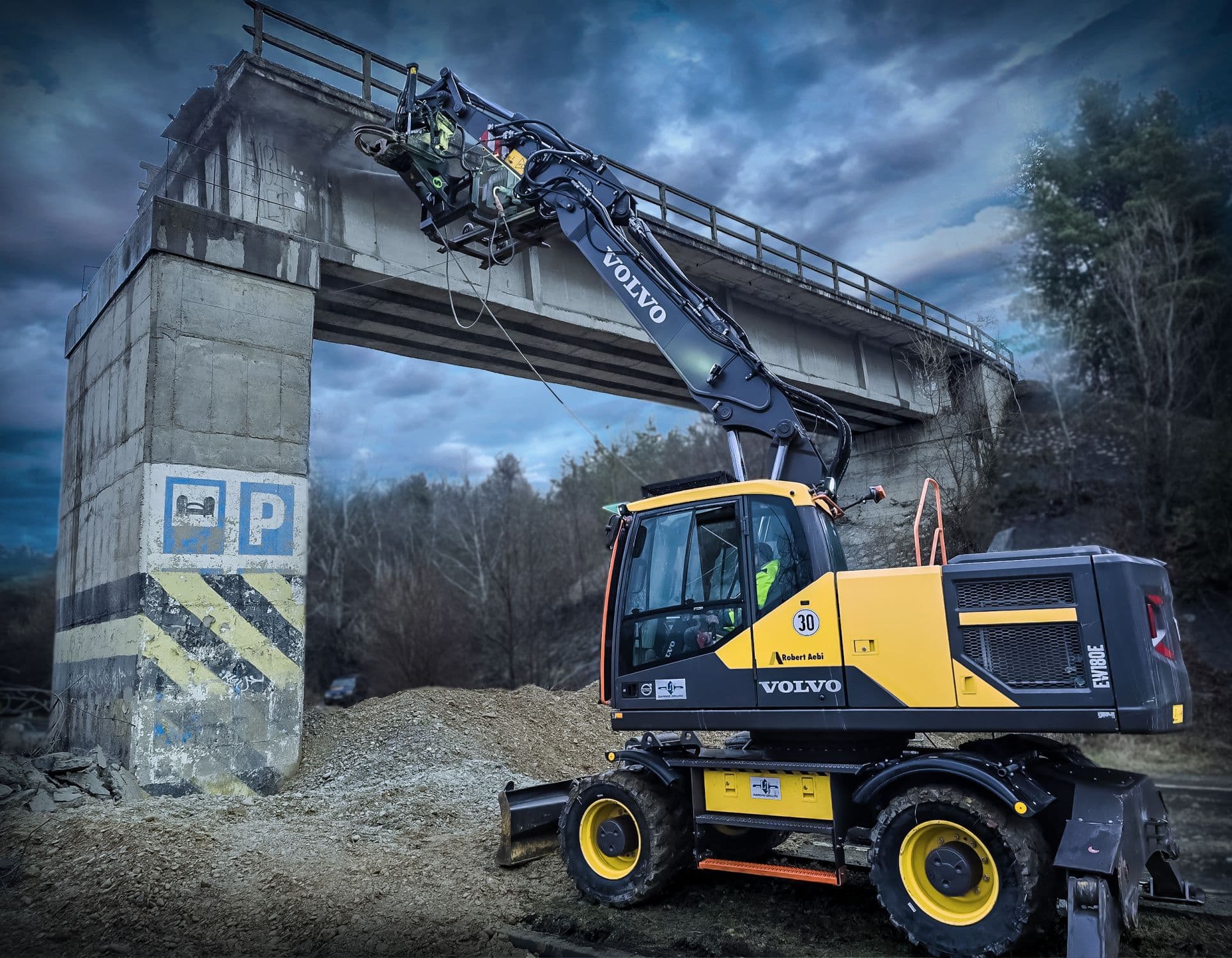 CAMPINA ROMANIA BRIDGE DEMOLITION